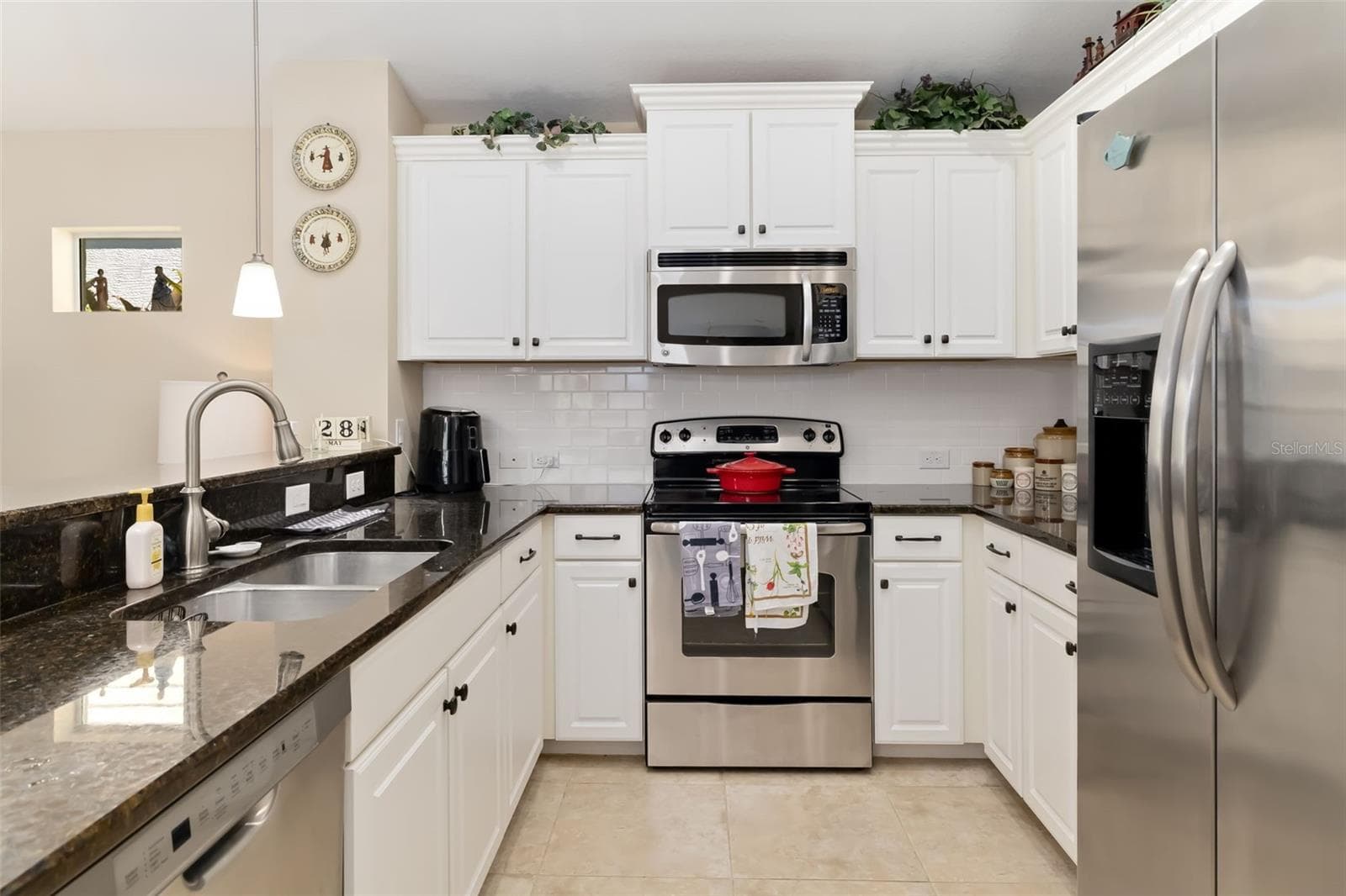 Single Family Residence at 6417 PINE BREEZE RUN, SARASOTA, photo 15 of 58