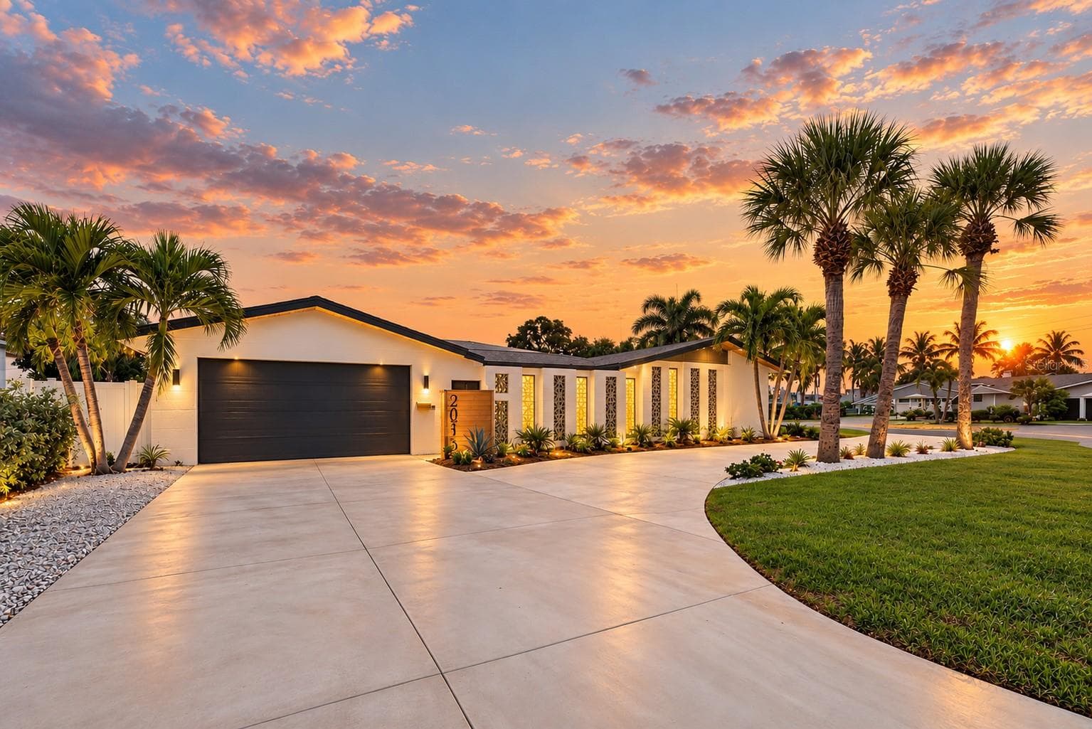 2015 DOLPHIN BLVD S