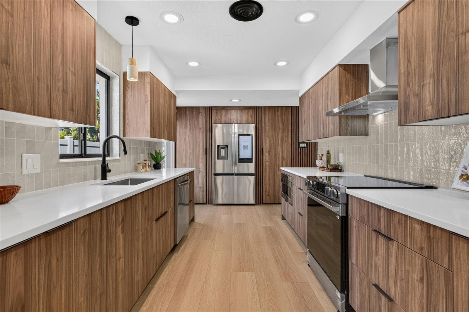 Single Family Residence at 2015 DOLPHIN BLVD S, ST PETERSBURG, photo 8 of 62