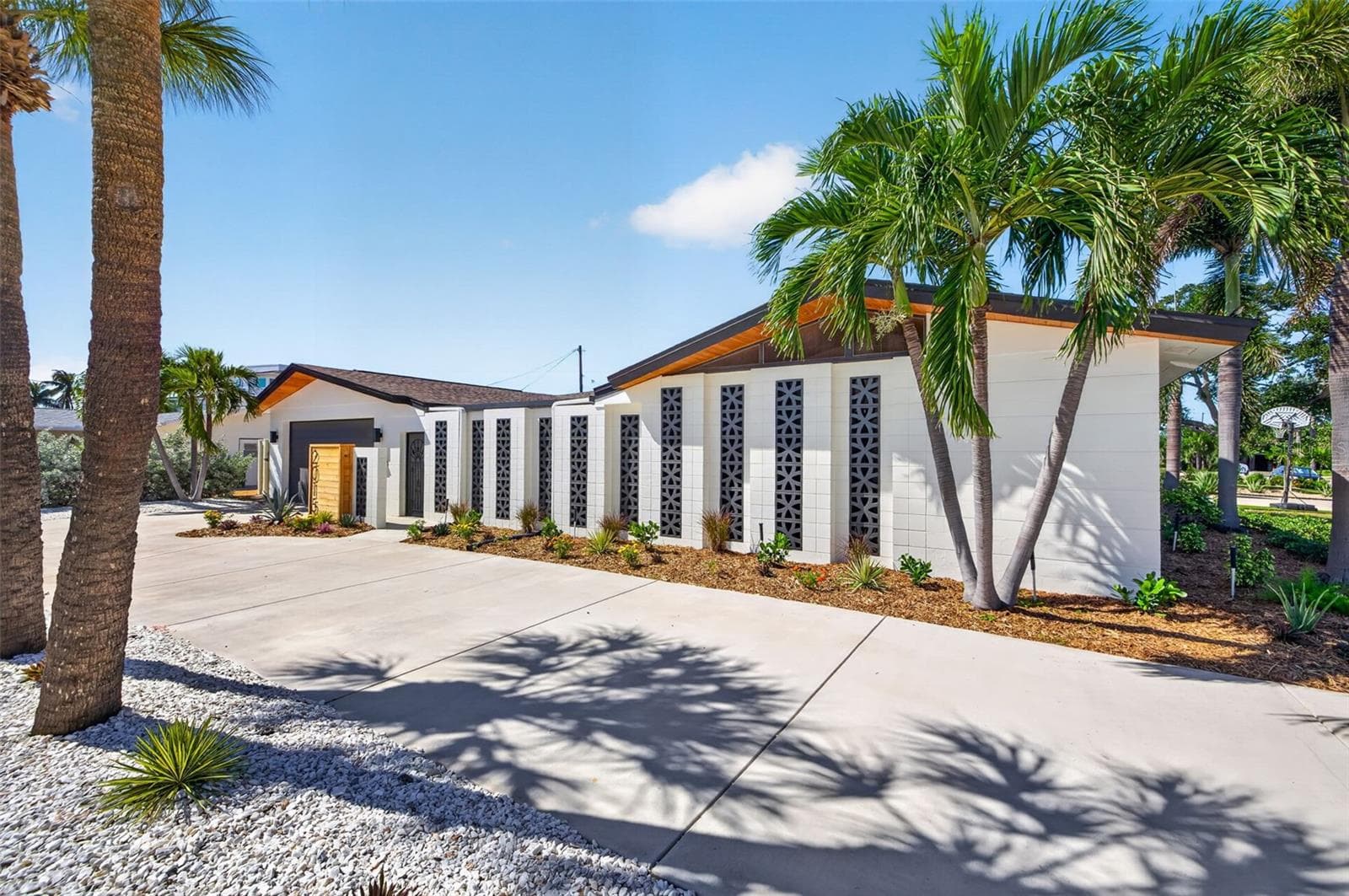 Single Family Residence at 2015 DOLPHIN BLVD S, ST PETERSBURG, photo 56 of 62