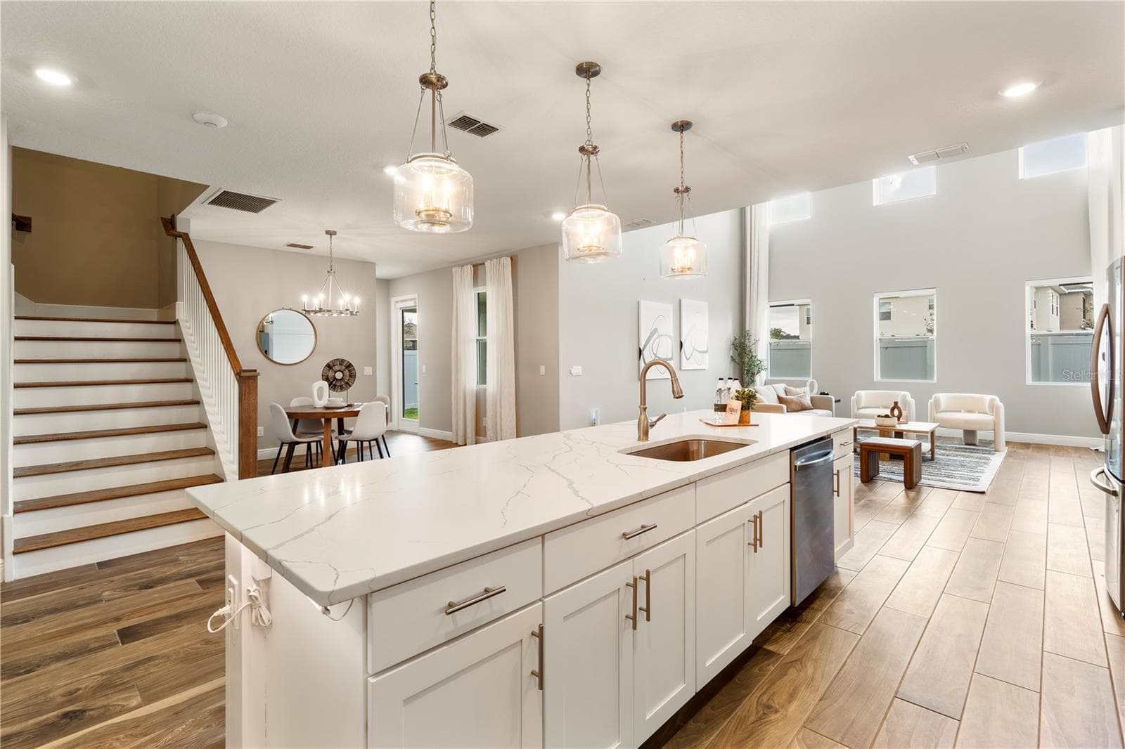 KITCHEN / LIVING / DINETTE ROOM VIEW - 2094 DERWENT DR, DAVENPORT