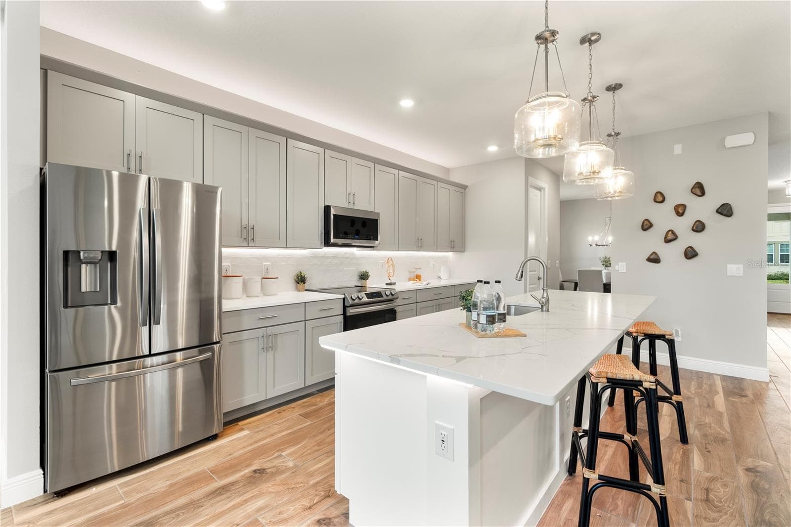 KITCHEN - 2094 DERWENT DR, DAVENPORT