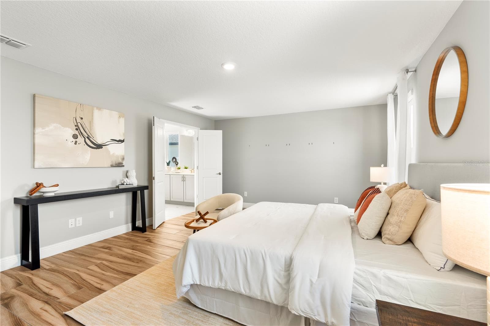 PRIMARY BEDROOM (2ND FLOOR) W/ EN SUITE - 2094 DERWENT DR, DAVENPORT
