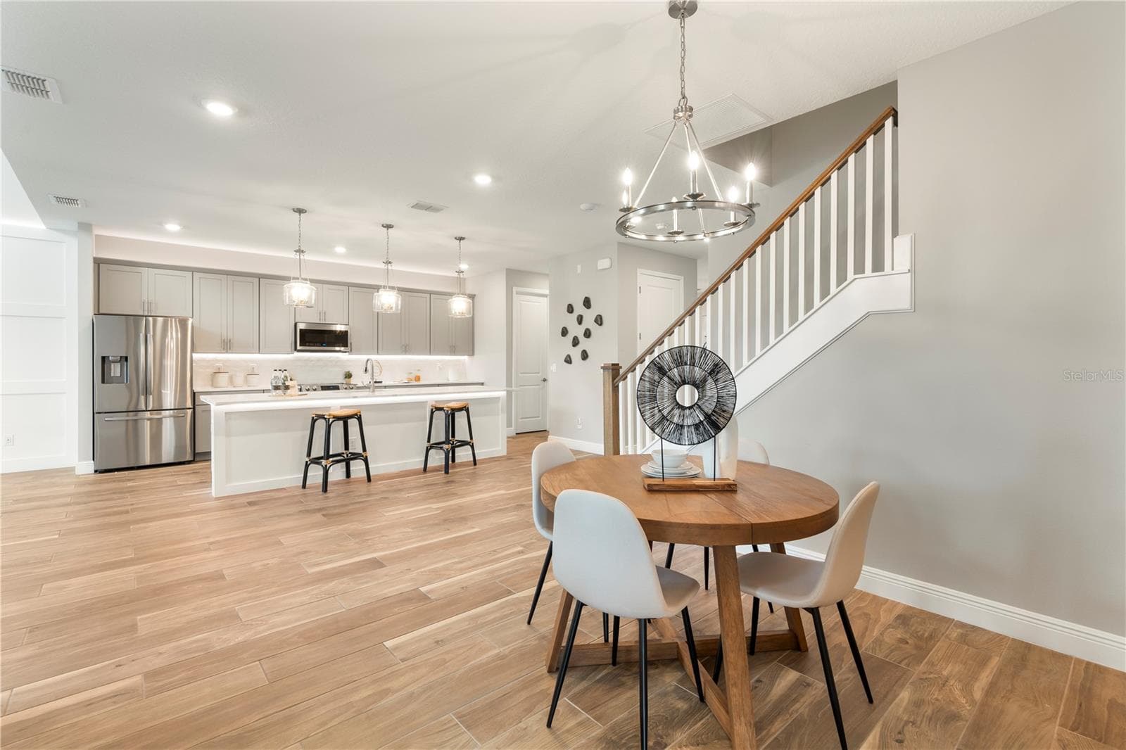 DINETTE / KITCHEN VIEW - 2094 DERWENT DR, DAVENPORT