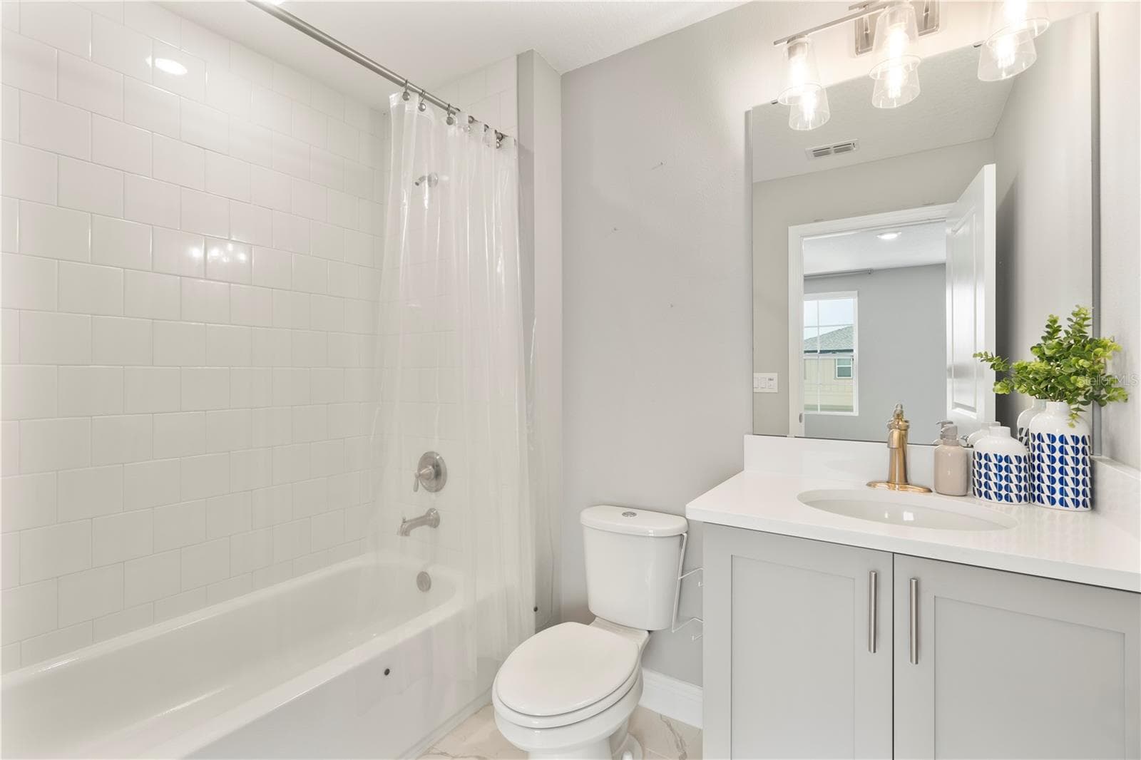 BATHROOM 2 - 2094 DERWENT DR, DAVENPORT