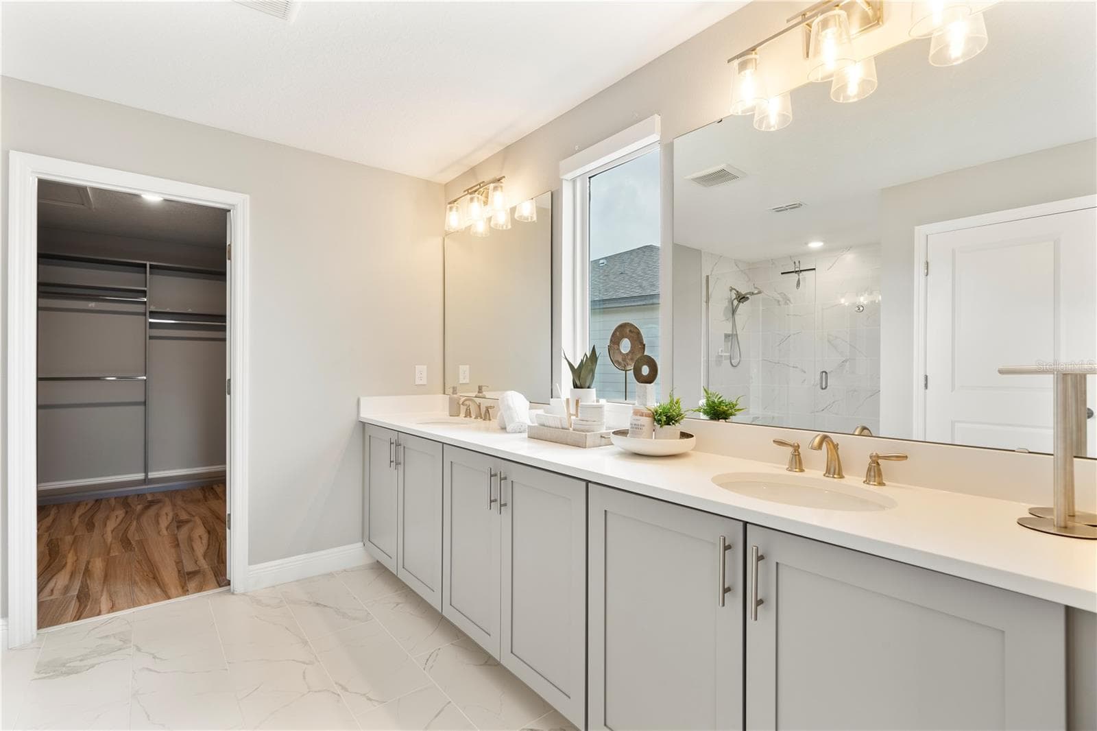 PRIMARY BATHROOM - 2094 DERWENT DR, DAVENPORT