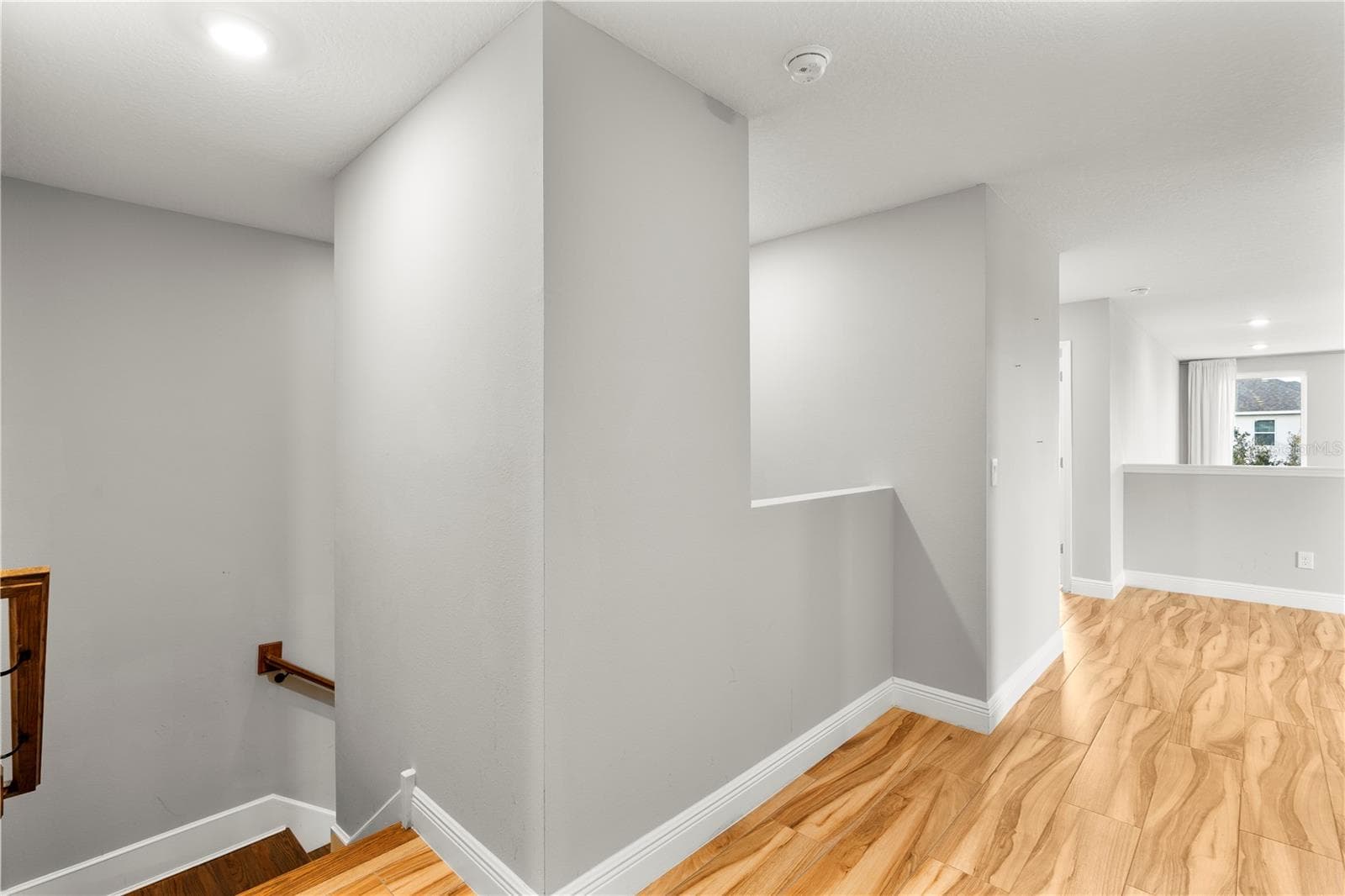UPSTAIRS HALLWAY - 2094 DERWENT DR, DAVENPORT