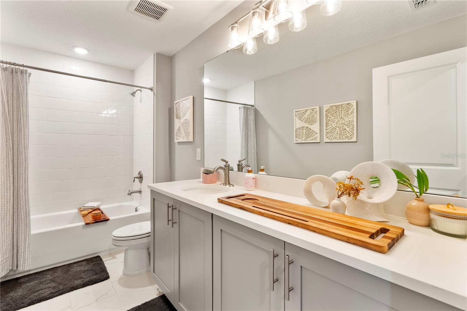 BATHROOM 4 (EN SUITE TO BEDROOM 5) - 2094 DERWENT DR, DAVENPORT