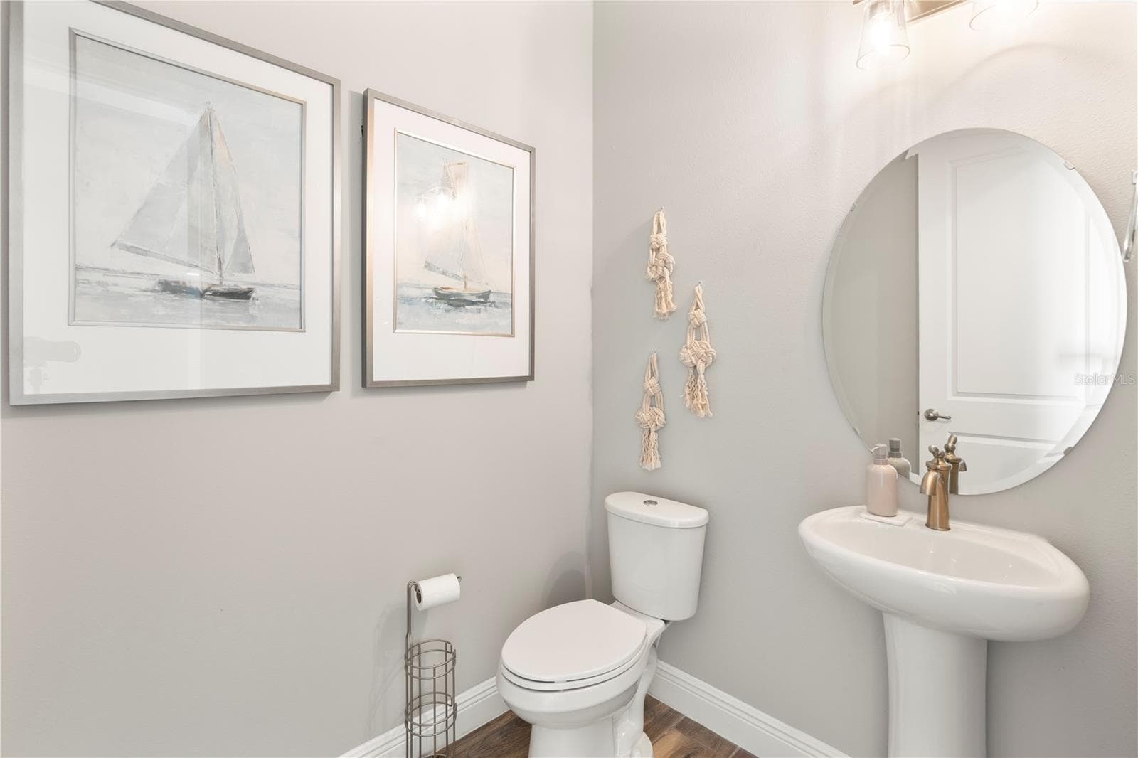 HALF BATH - 2094 DERWENT DR, DAVENPORT