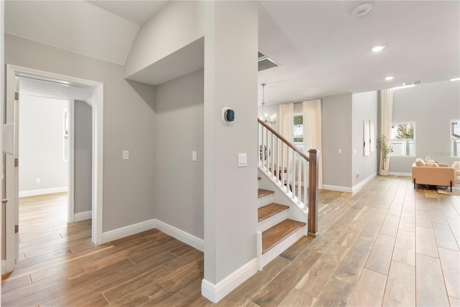 ENTRY BONUS ROOM - 2094 DERWENT DR, DAVENPORT