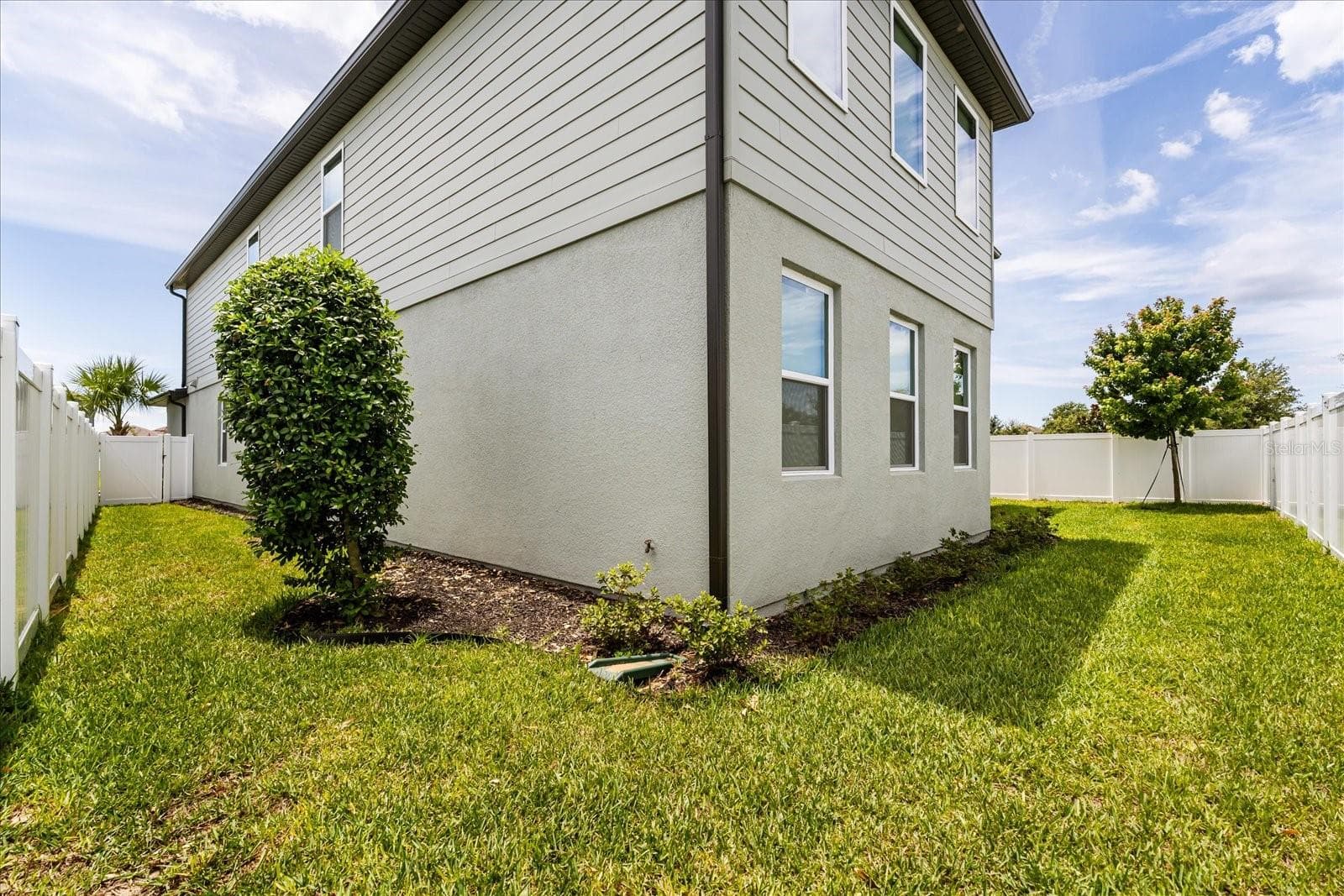 FENCED BACK YARD - 2094 DERWENT DR, DAVENPORT