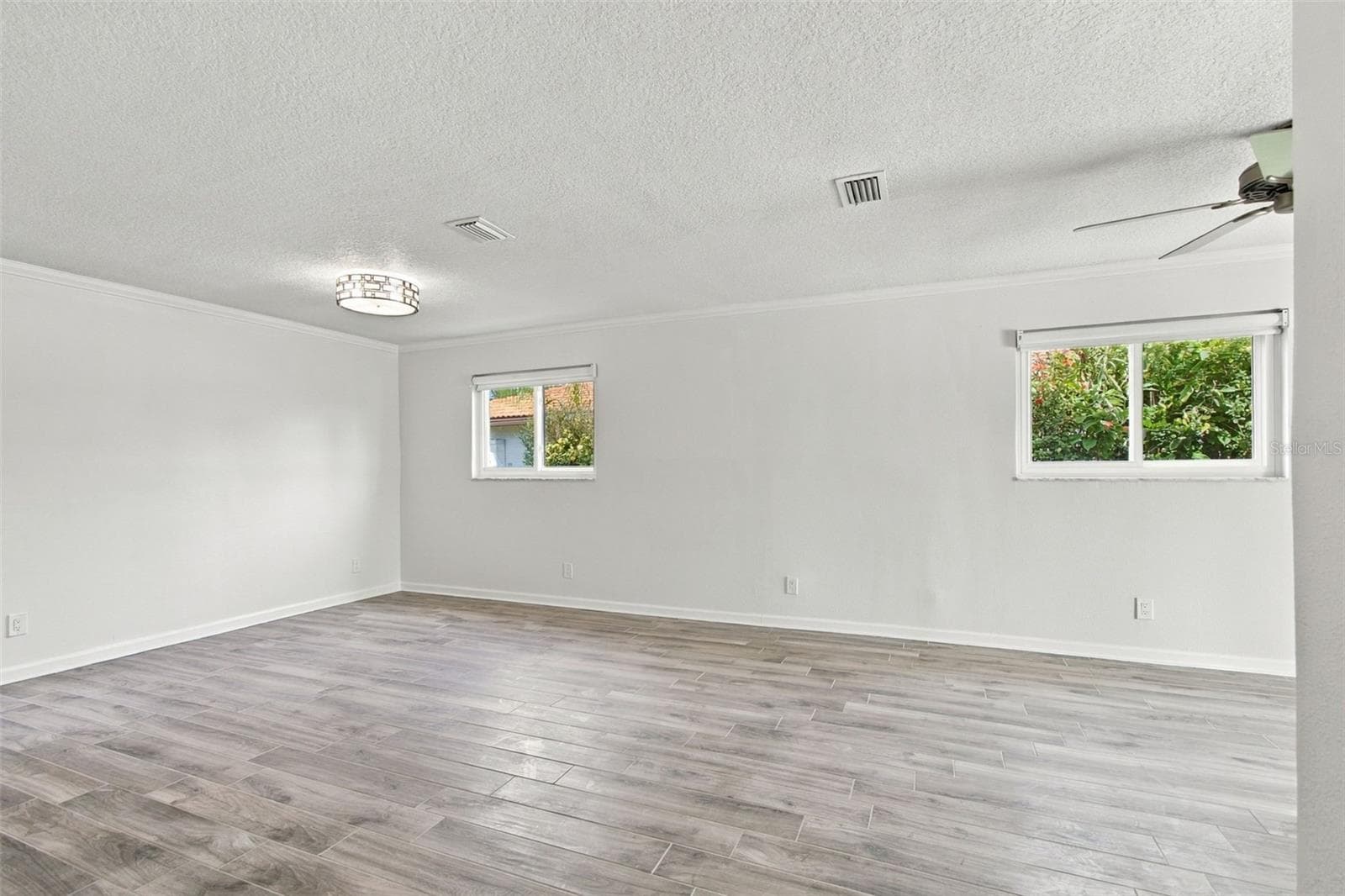 Single Family Residence at 2078 NE MONTANA AVE NE, ST PETERSBURG, photo 52 of 77