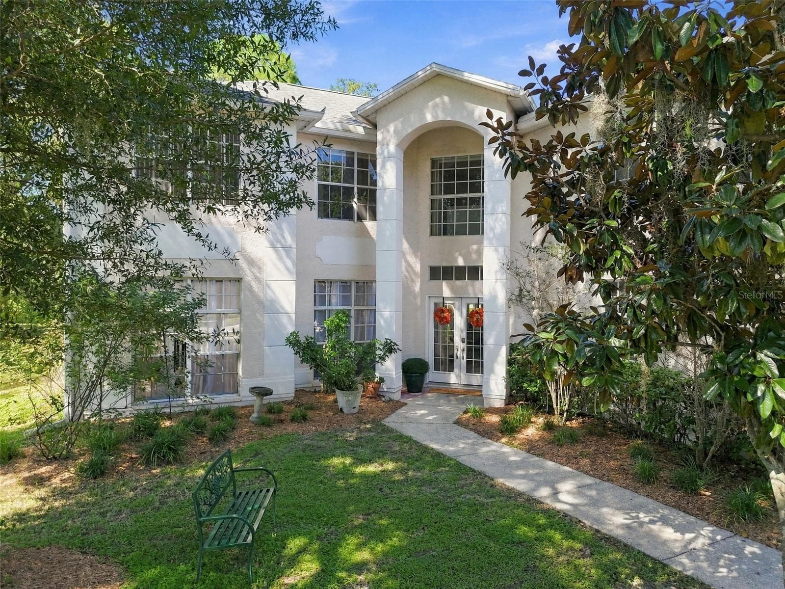 Front View with large front yard - 8102 STONEFIELD, TAMPA