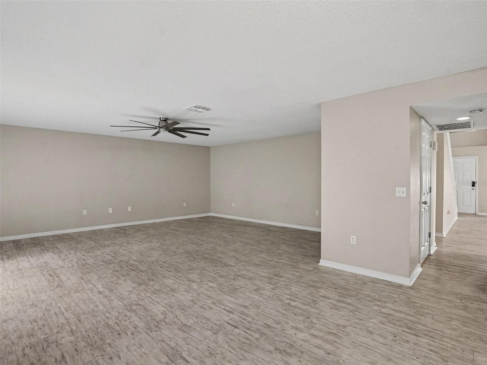 Single Family Residence at 829 SUN RIDGE VILLAGE DR, WINTER HAVEN, photo 5 of 32