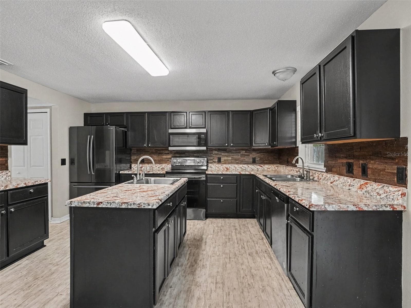 Single Family Residence at 829 SUN RIDGE VILLAGE DR, WINTER HAVEN, photo 8 of 32