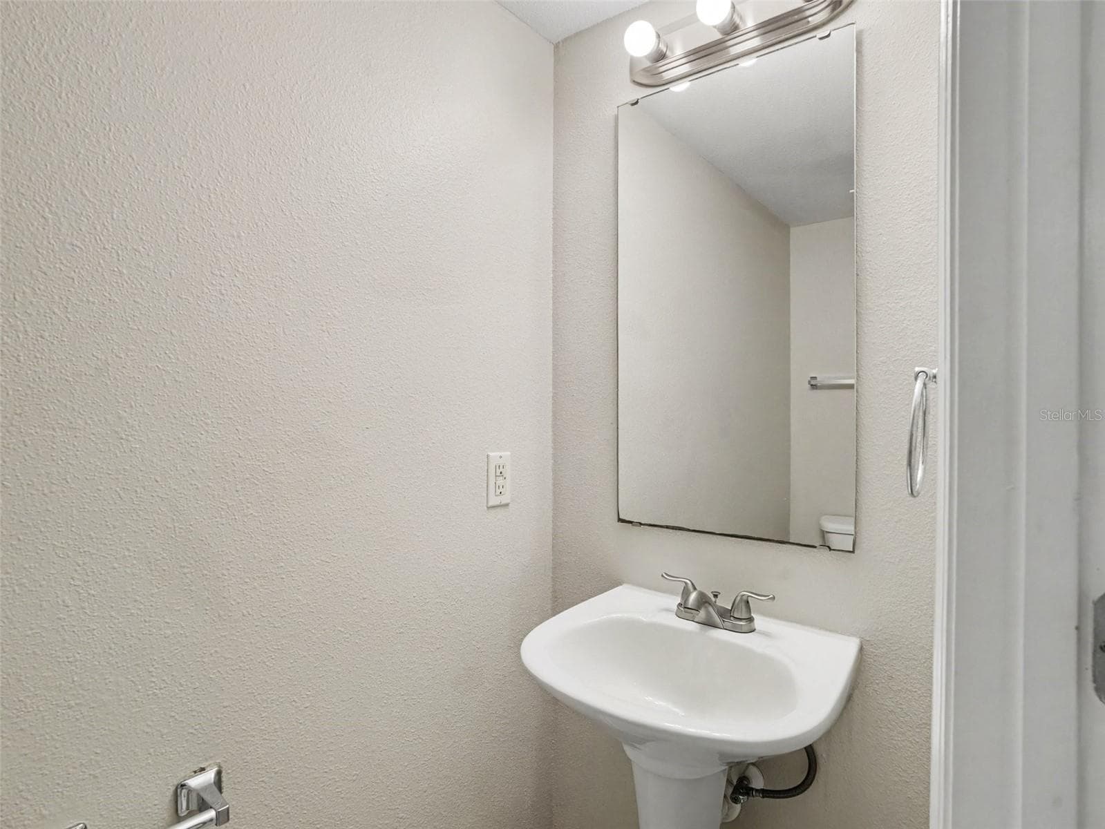 Single Family Residence at 829 SUN RIDGE VILLAGE DR, WINTER HAVEN, photo 10 of 32