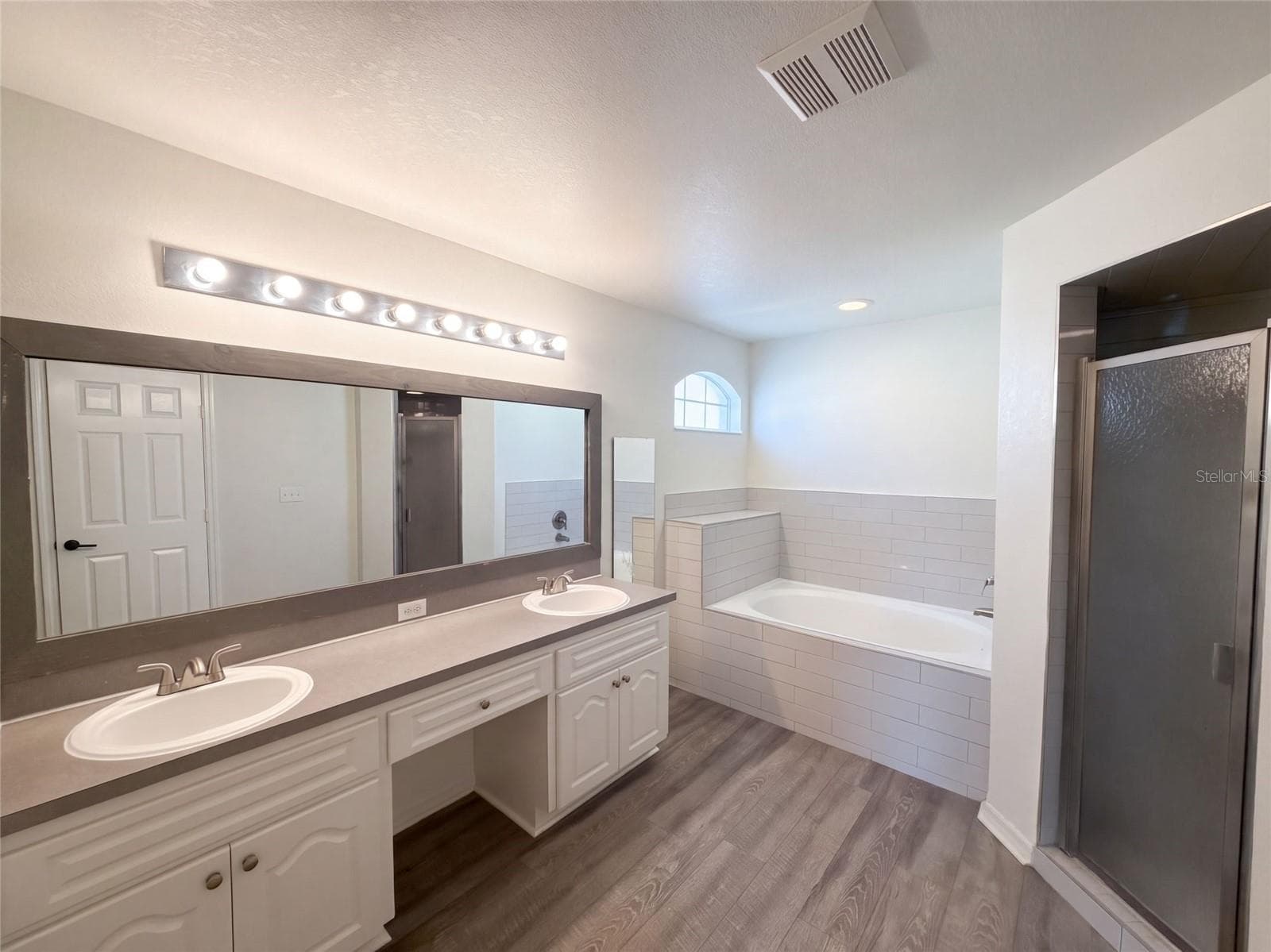 Single Family Residence at 222 CLOVERDALE RD, WINTER HAVEN, photo 16 of 22