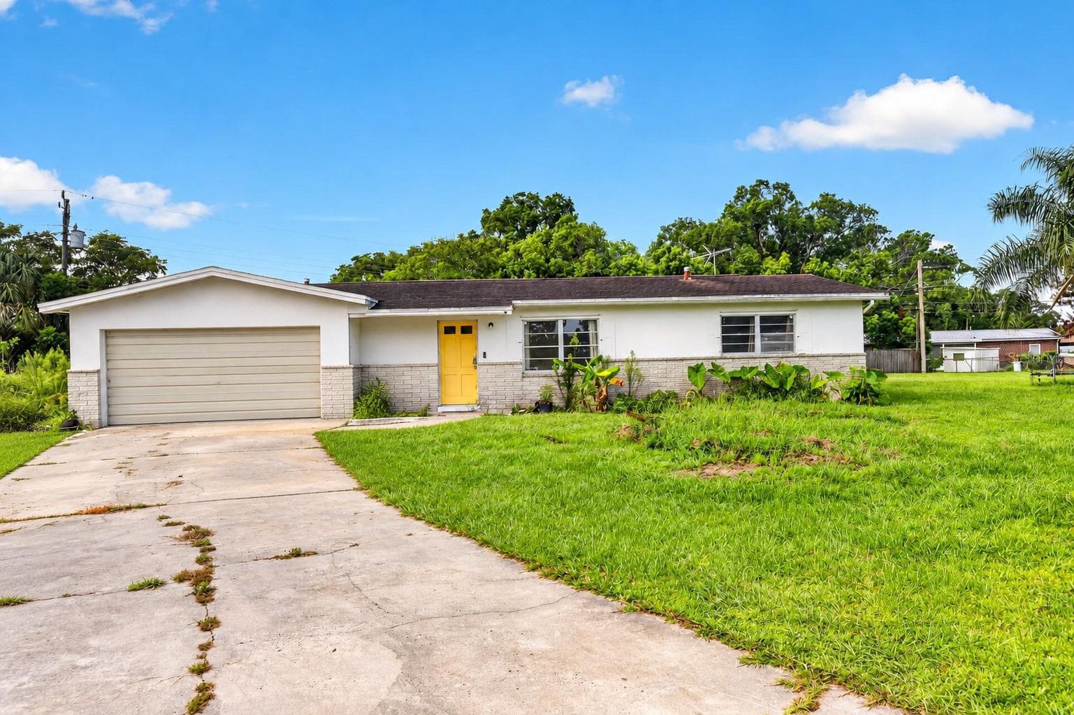 1700 COWAN CIR