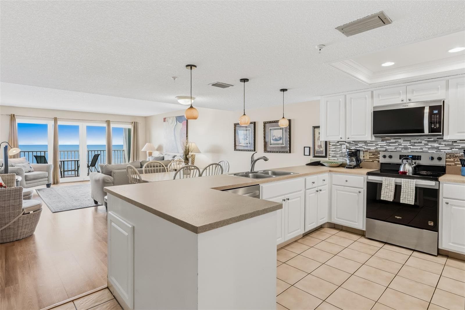 Condominium at 17200 GULF BLVD #408, NORTH REDINGTON BEACH, photo 44 of 59