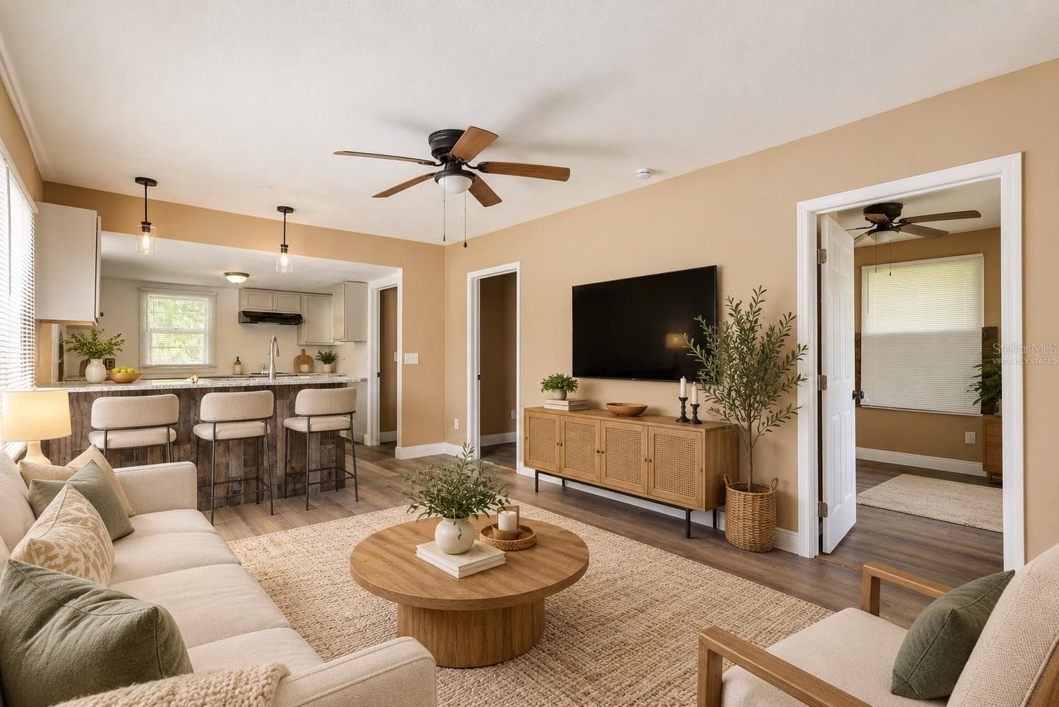 Virtually Staged - 2112 LEE ST, ORLANDO