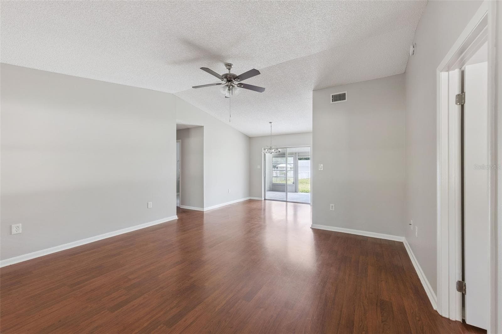 Single Family Residence at 3760 MICHIGAN AVE, MOUNT DORA, photo 7 of 27