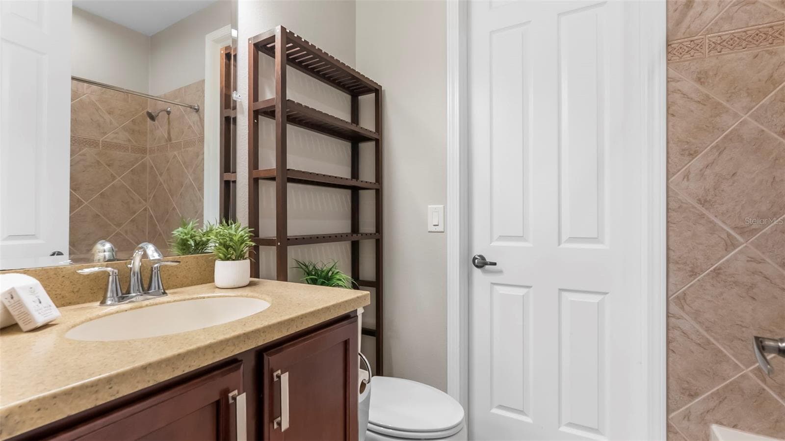 Bedroom Two-En-Suite Bathroom - 20316 HERITAGE POINT DR, TAMPA