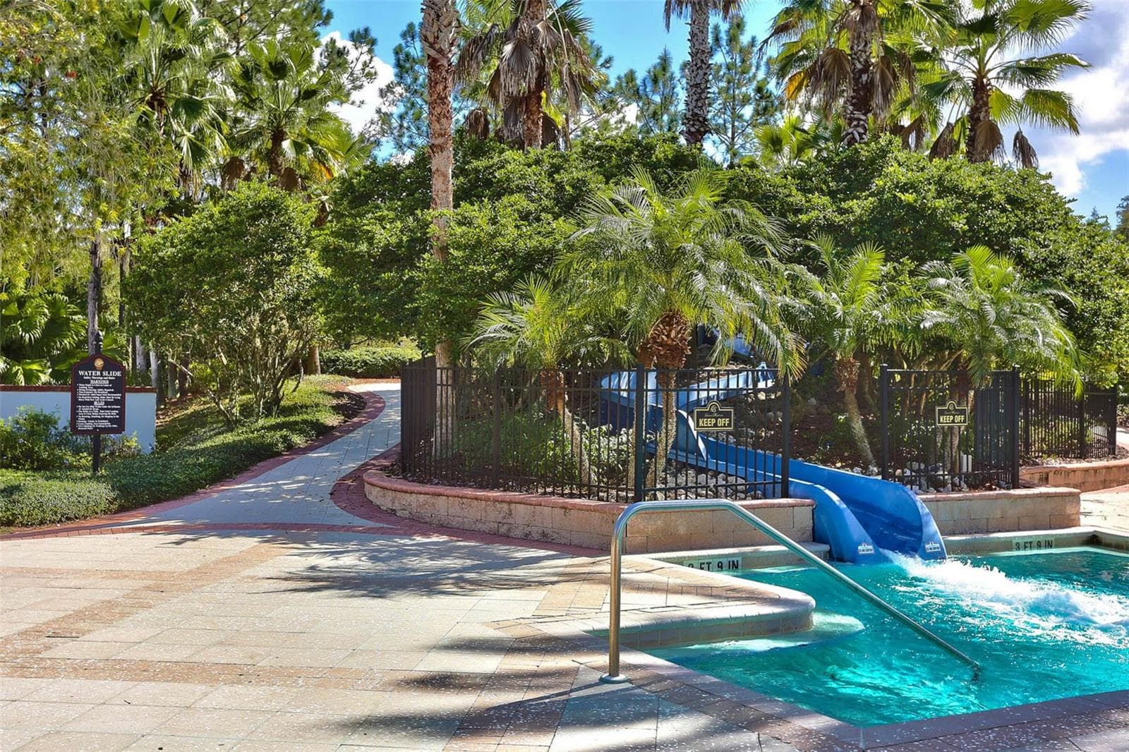 Lagoon Pool Slide - 20316 HERITAGE POINT DR, TAMPA