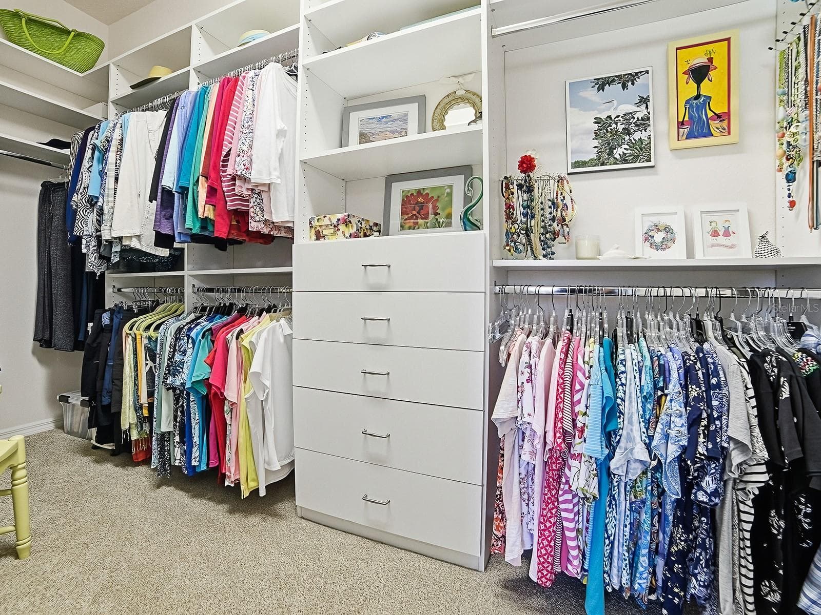 Owners walk in closet with built in dresser and shelves - 4818 SABLE RIDGE CT, LEESBURG
