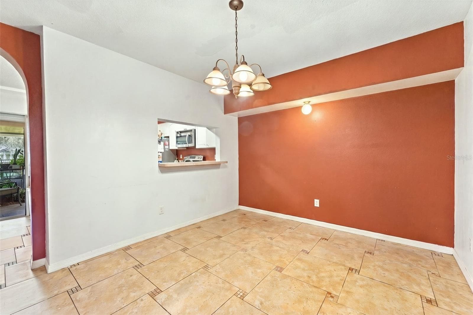 Townhouse at 349 KENSINGTON LAKE CIR, BRANDON, photo 6 of 34