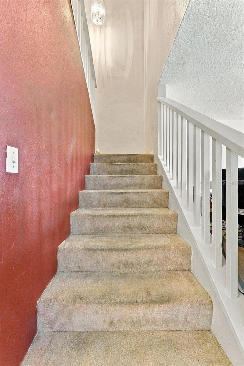 Townhouse at 349 KENSINGTON LAKE CIR, BRANDON, photo 12 of 34