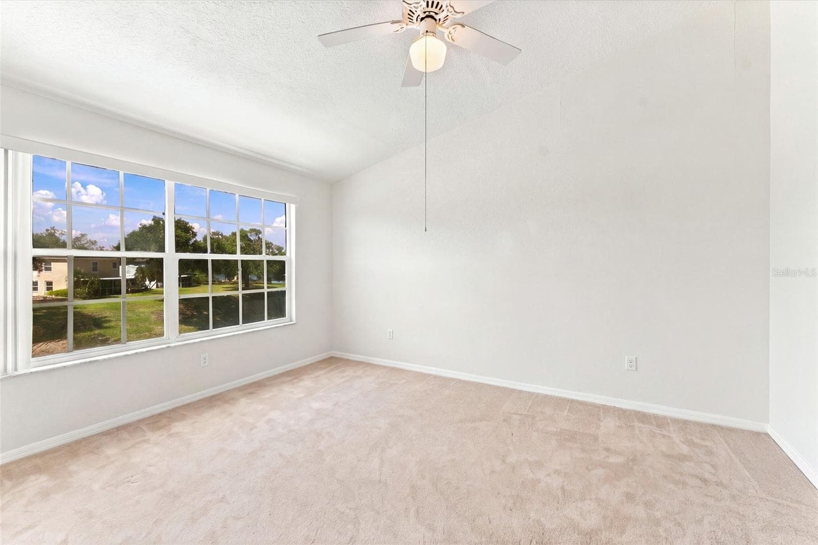 Townhouse at 349 KENSINGTON LAKE CIR, BRANDON, photo 15 of 34