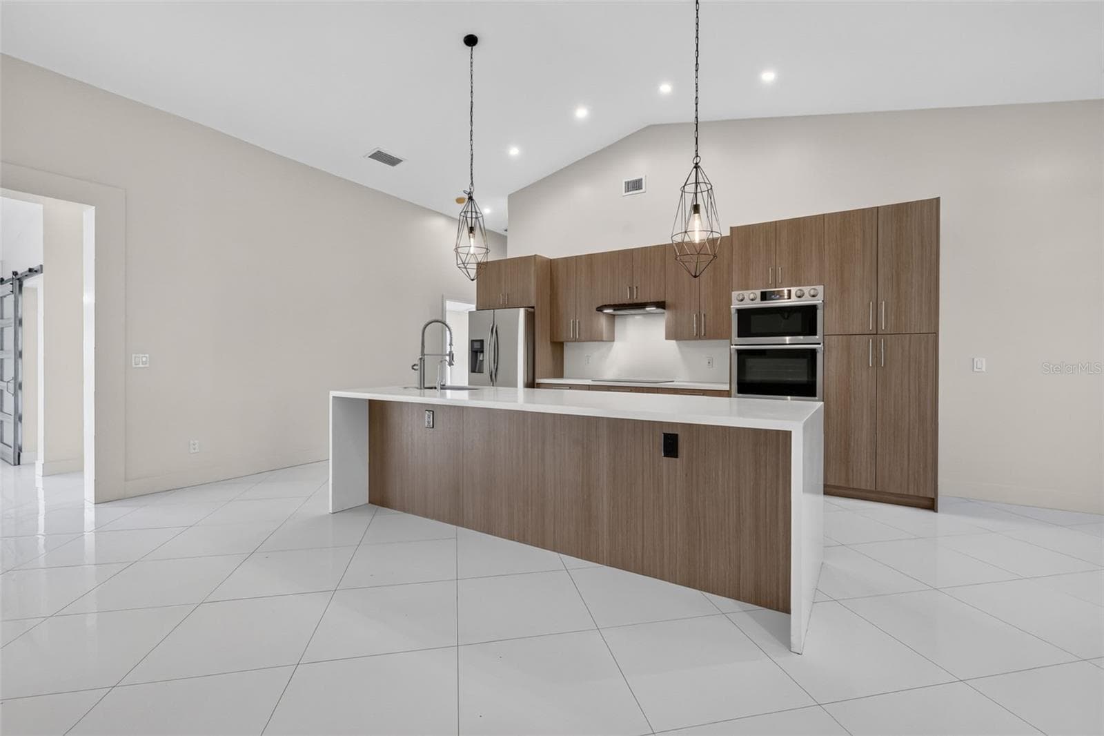 Single Family Residence at 11036 BRONSON RD, CLERMONT, photo 11 of 53