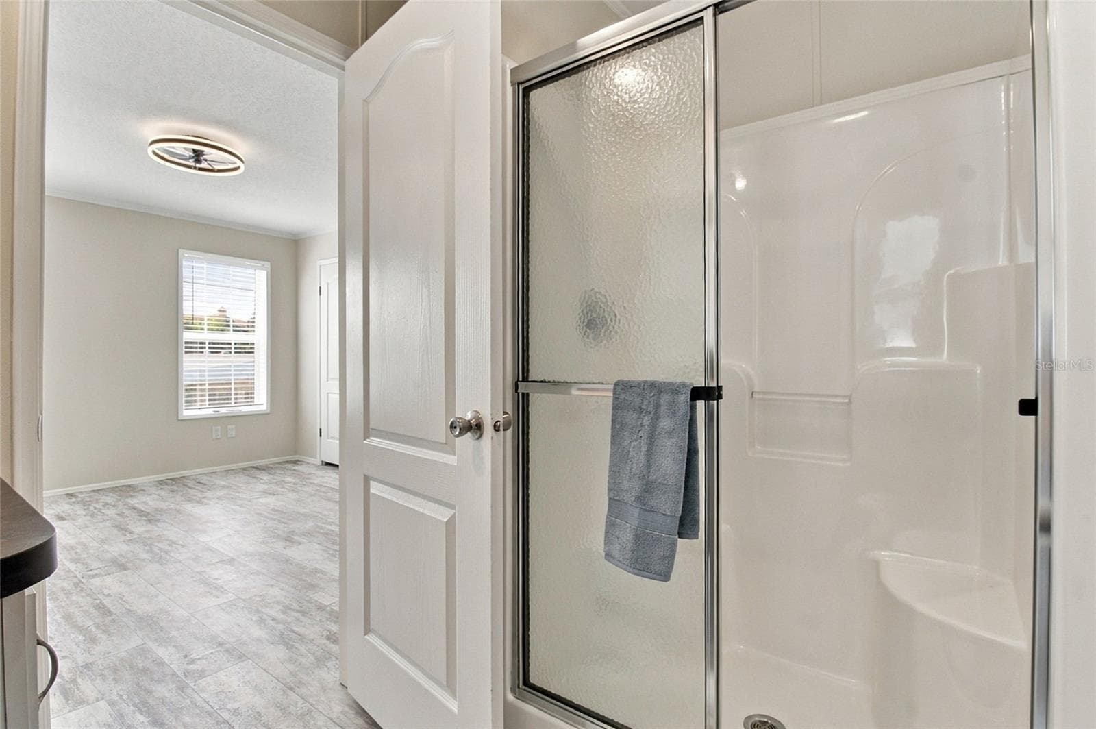 Primary Ensuite Bathroom - 18675 U.S. HIGHWAY 19 N. #349, CLEARWATER