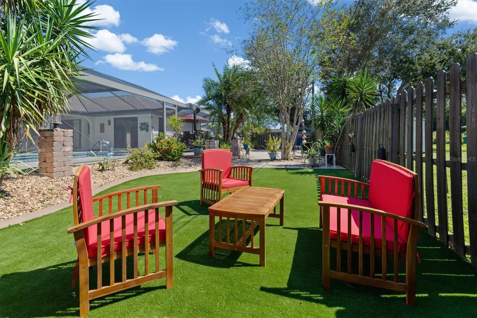 Outdoor oasis - 21443 SHELDON AVE, PORT CHARLOTTE