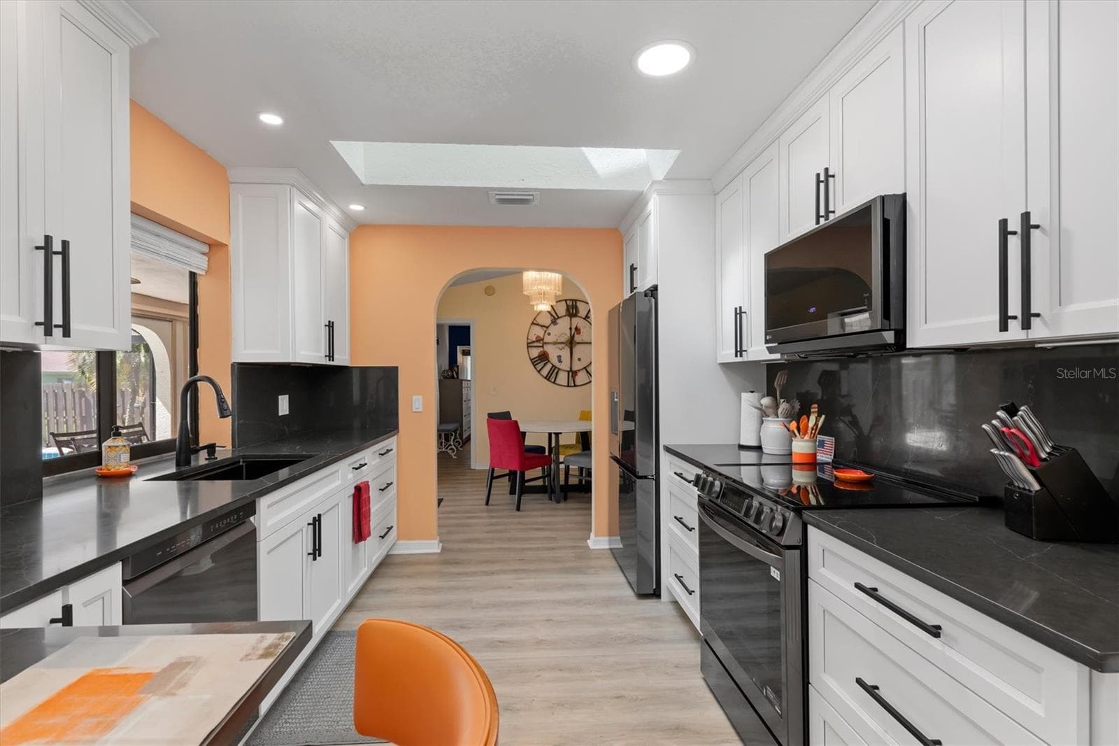 Ample cabinets - 21443 SHELDON AVE, PORT CHARLOTTE
