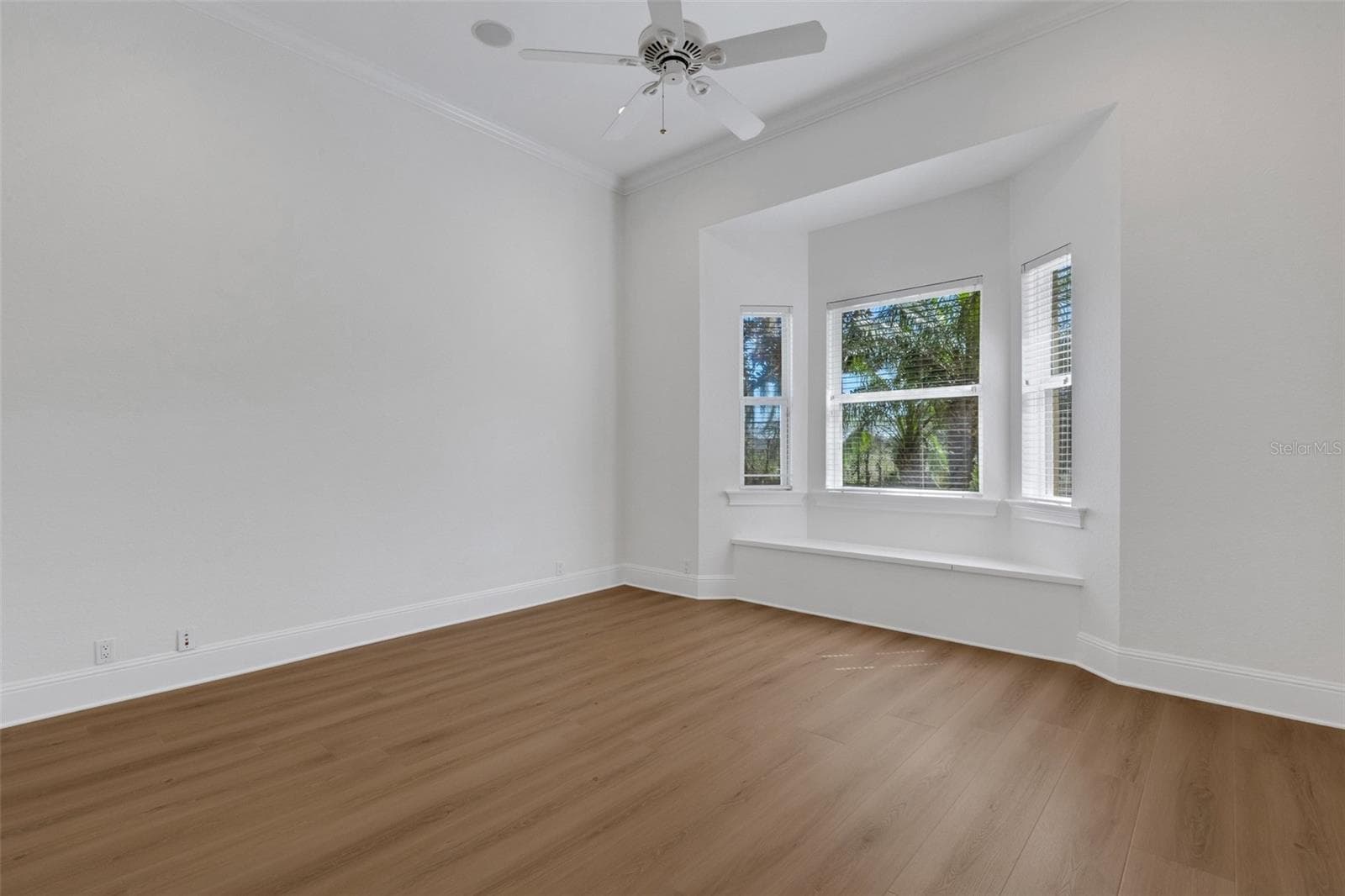 Bedroom# 4 has another window seat storage and walk-in closet. - 6562 EAGLE VIEW LOOP, LAKELAND