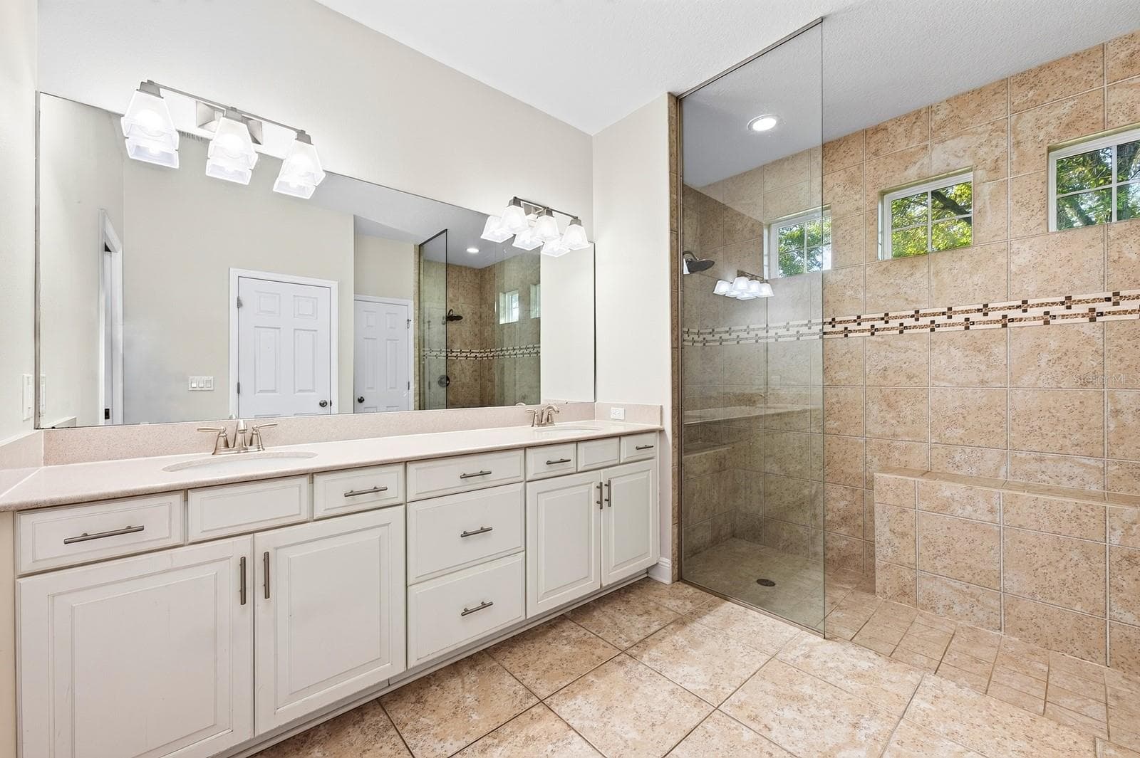 Primary en-suite bath. - 4443 PINE GOLD AVE, APOPKA