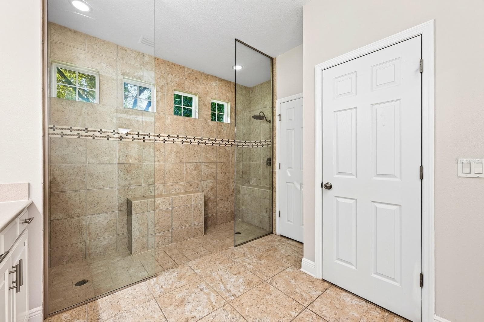 Primary en-suite bath. - 4443 PINE GOLD AVE, APOPKA