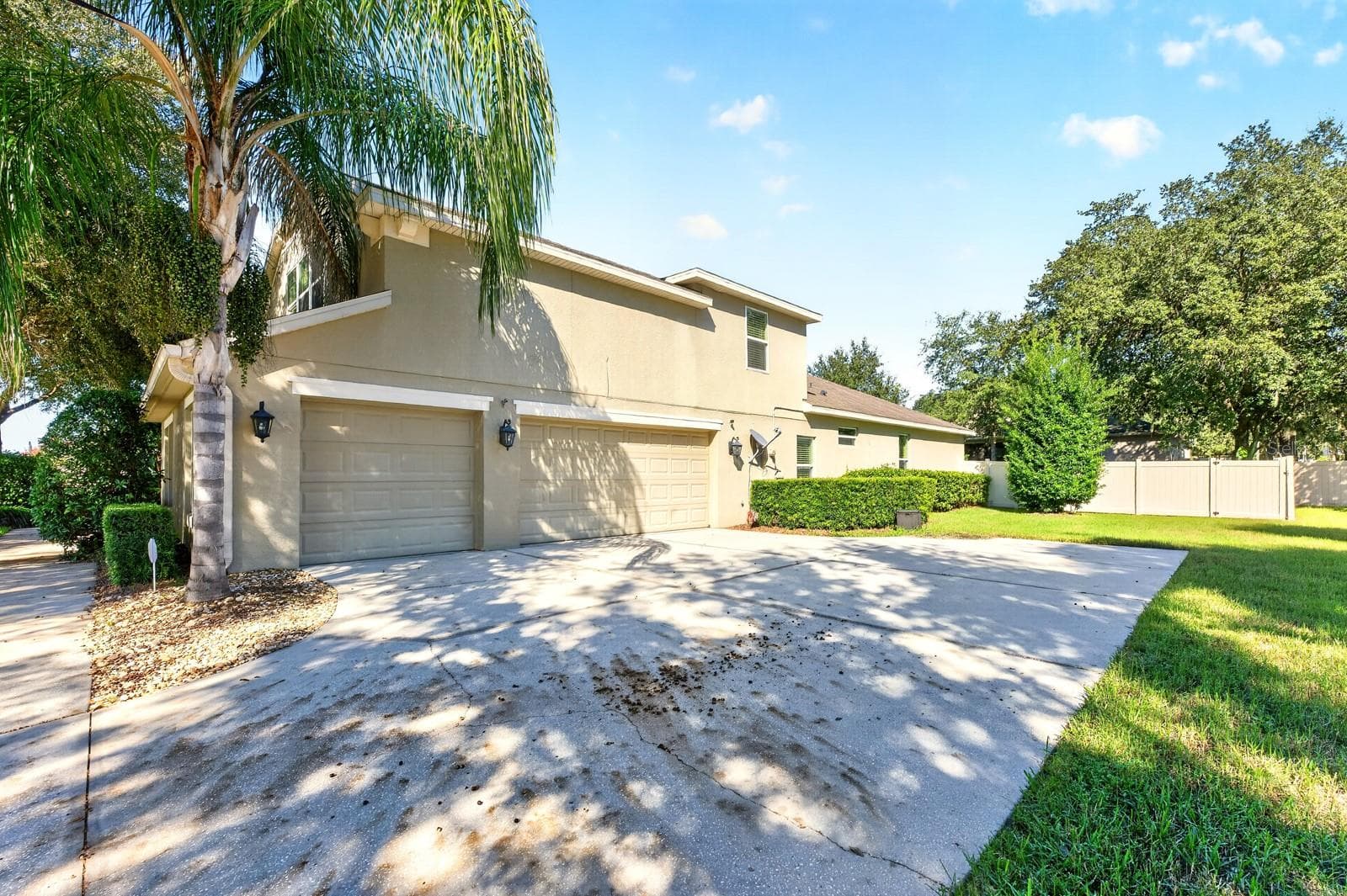 3-car side facing garage. - 4443 PINE GOLD AVE, APOPKA