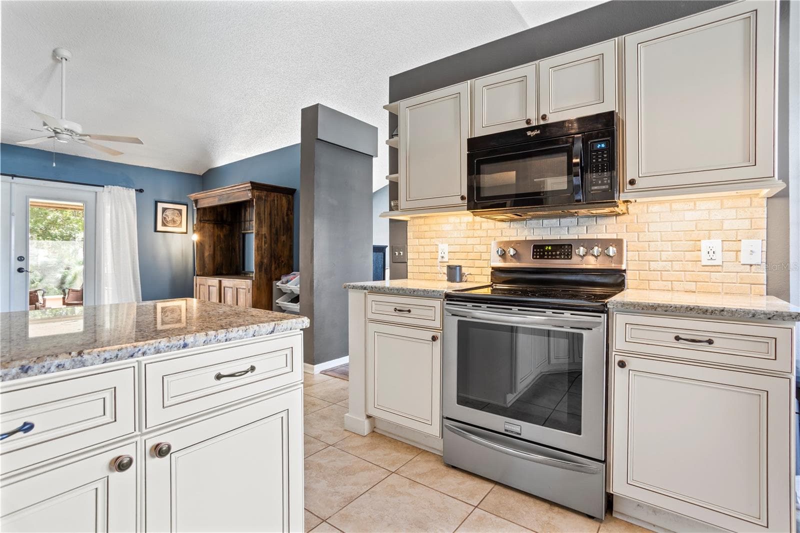 Single Family Residence at 1017 EAGENS CREEK CT, OVIEDO, photo 11 of 32