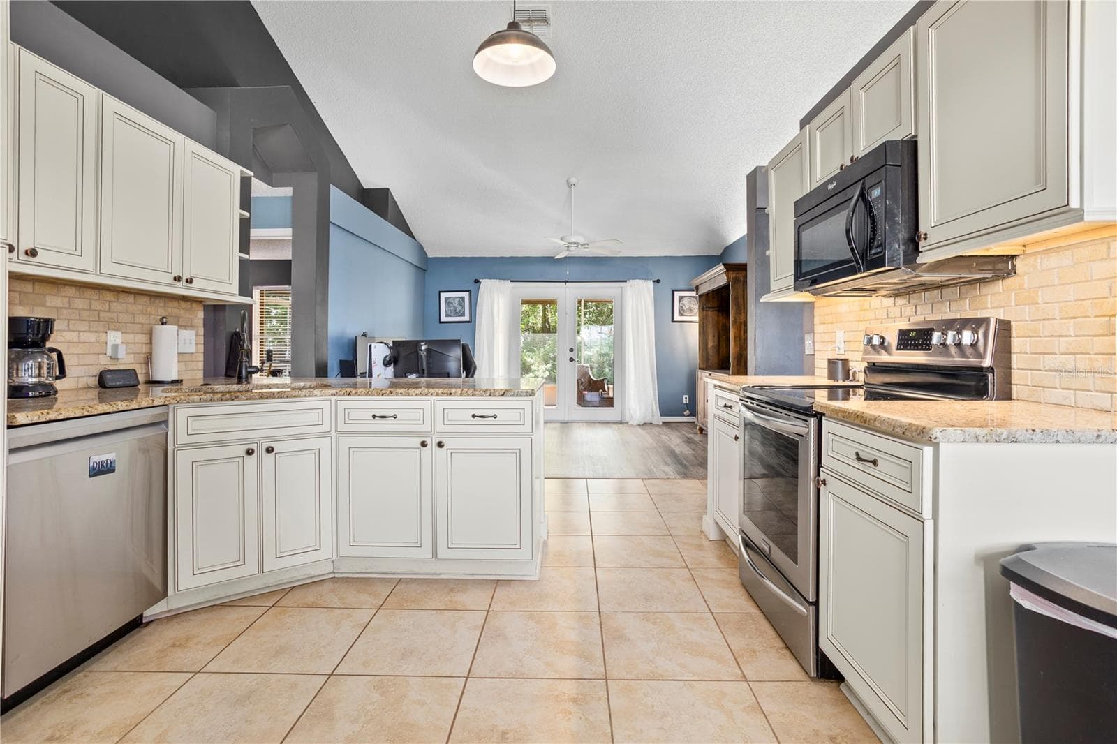 Single Family Residence at 1017 EAGENS CREEK CT, OVIEDO, photo 12 of 32