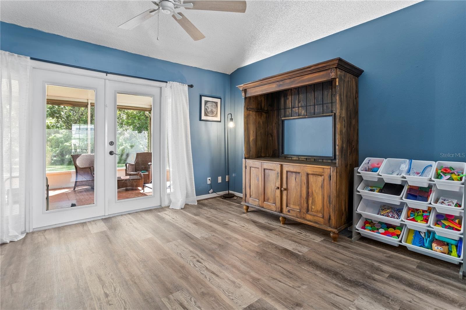 Single Family Residence at 1017 EAGENS CREEK CT, OVIEDO, photo 13 of 32