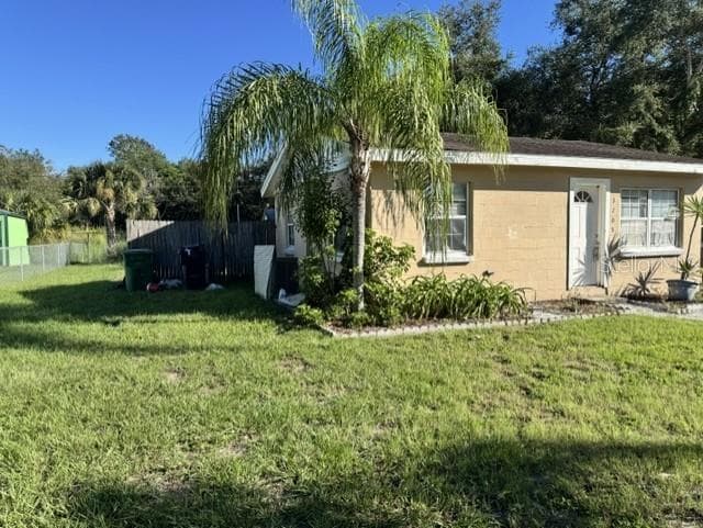 Single Family Residence at 3205 W NAPOLEON AVE, TAMPA, photo 2 of 12