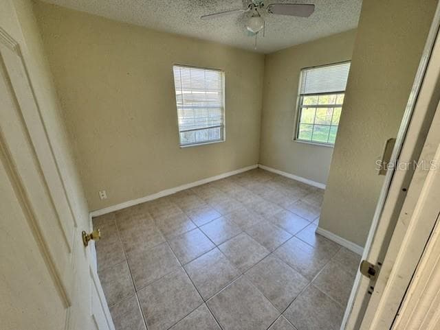 Single Family Residence at 3205 W NAPOLEON AVE, TAMPA, photo 4 of 12
