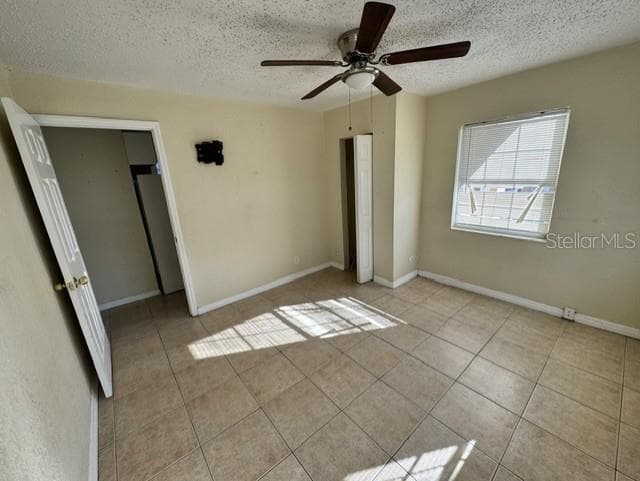 Single Family Residence at 3205 W NAPOLEON AVE, TAMPA, photo 6 of 12