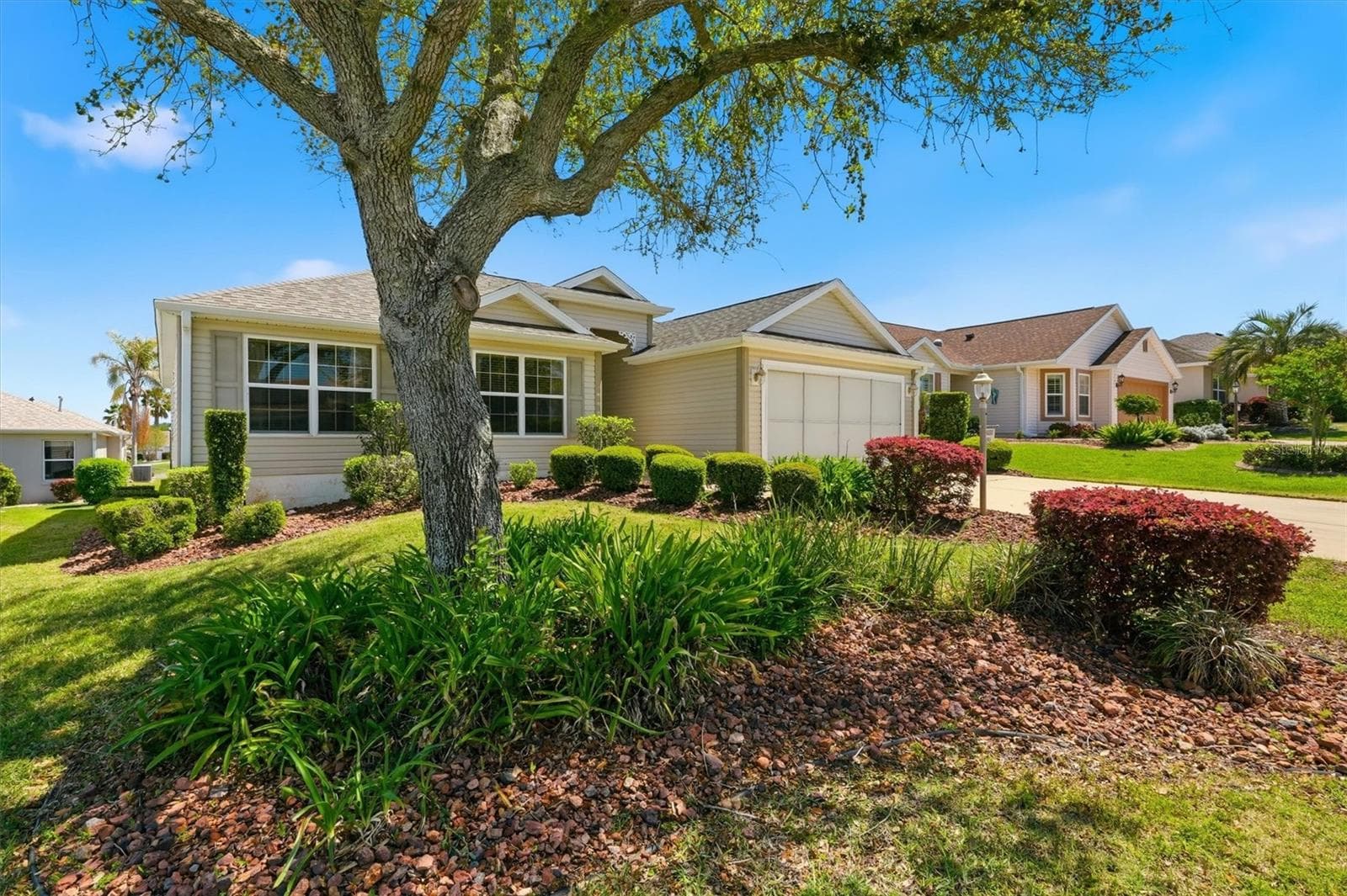 Great Curb Appeal - 1563 EASTOVER TER, THE VILLAGES