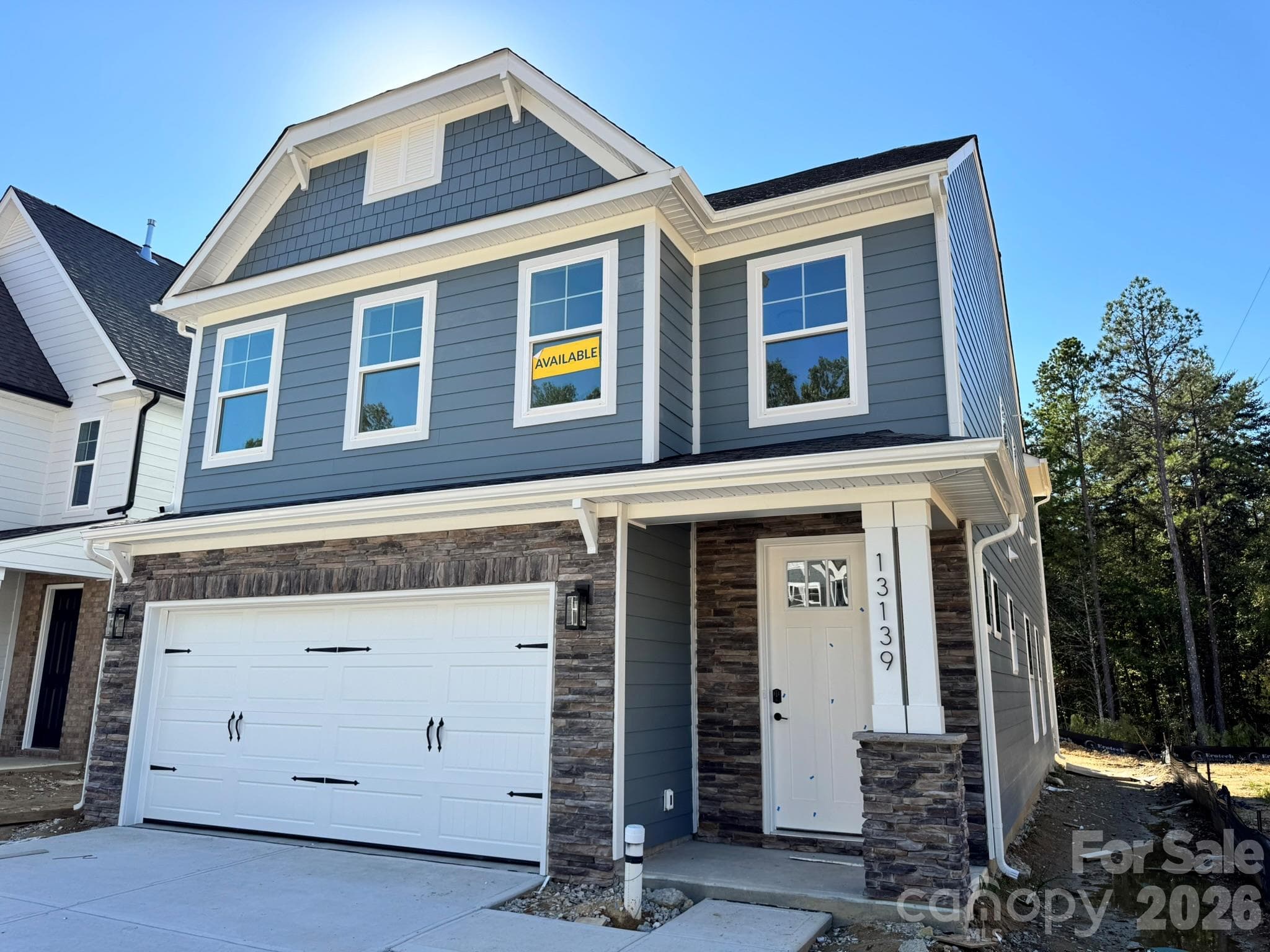 Single Family Residence at 13139 Foxberry Road, Charlotte, photo 3 of 13