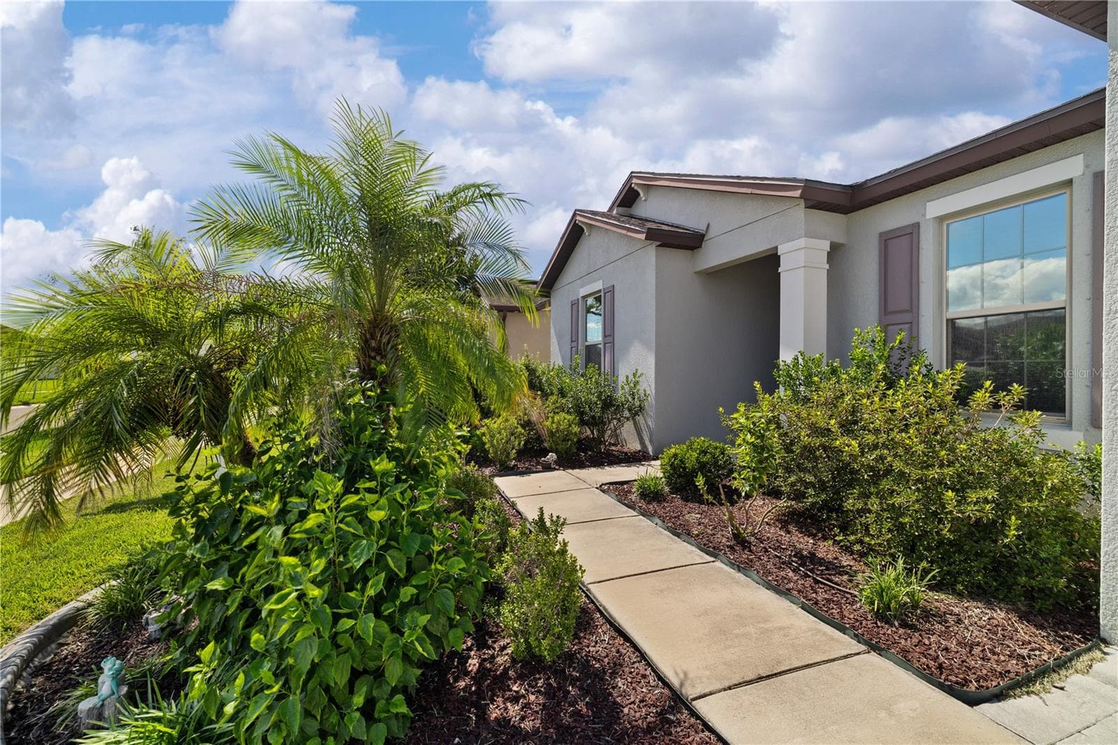 Entry Walkway - 11608 DUBLIN GRAFTON DR, RIVERVIEW