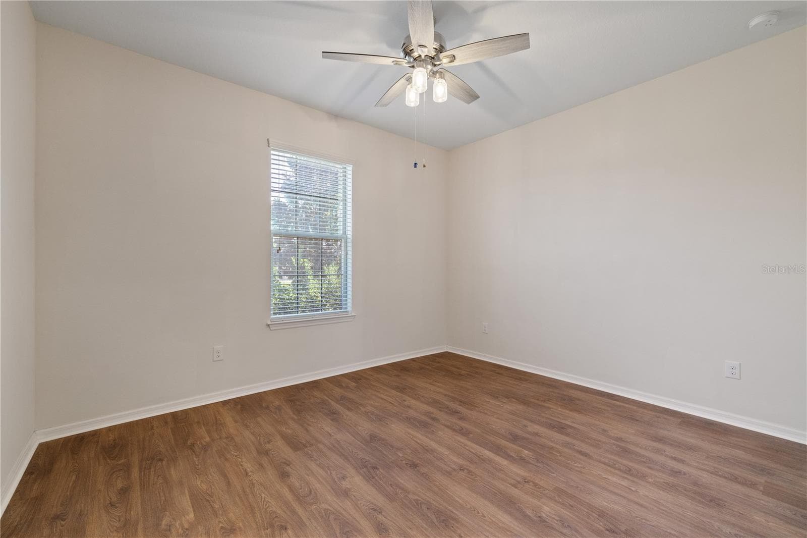 Front Guest Room #2 - 11608 DUBLIN GRAFTON DR, RIVERVIEW