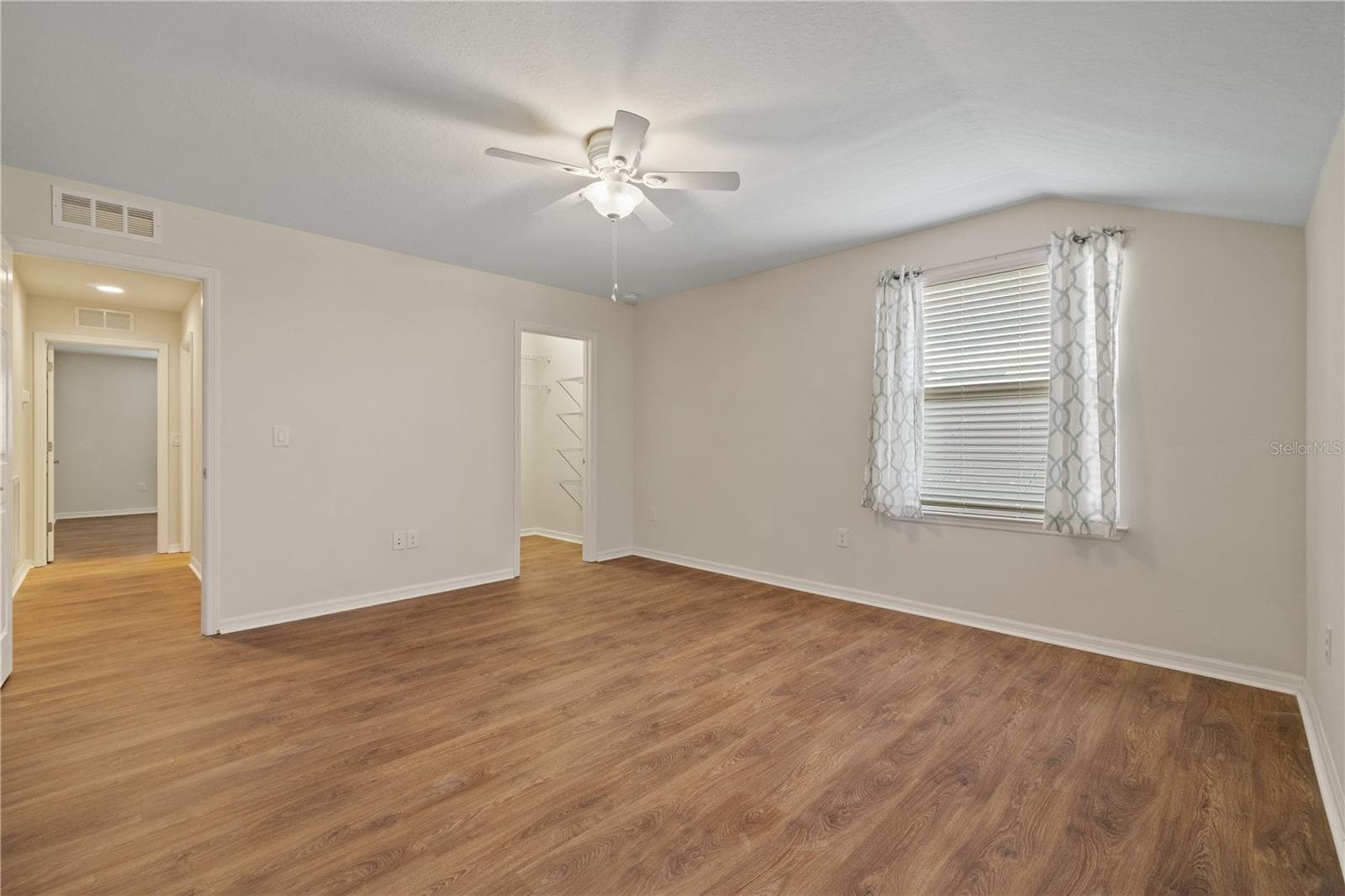 Upstairs Guest Room #3 - 11608 DUBLIN GRAFTON DR, RIVERVIEW